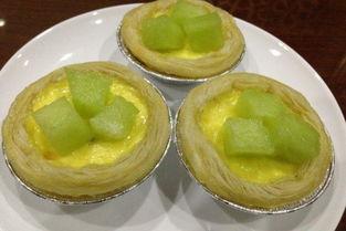 吃冰冻红豆蜜瓜,冰冻红豆蜜瓜，甜蜜解渴尽享清凉时光