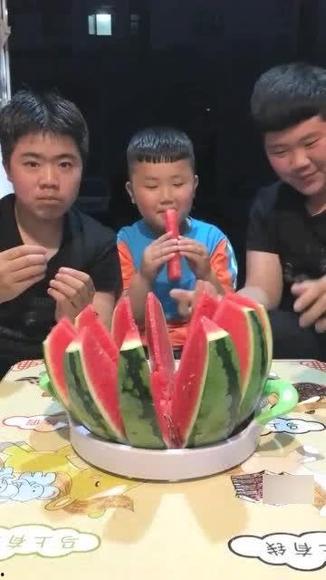 老三吃瓜的视频,揭秘娱乐圈幕后真相