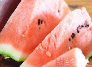 在中医馆吃瓜,养生与美味同行