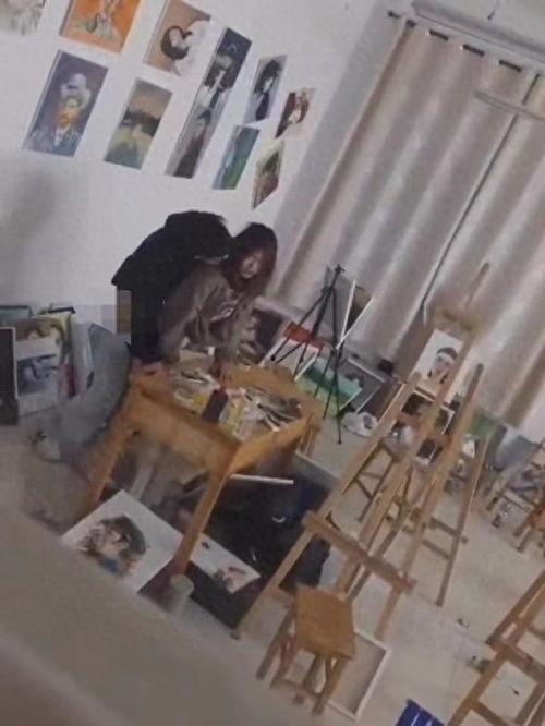 山西学校画室吃瓜,一场别开生面的“吃瓜”盛宴