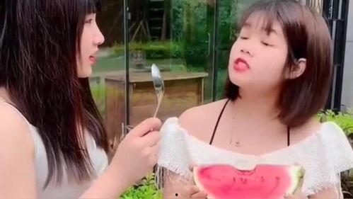 弟妹吃瓜,弟妹的甜蜜吃瓜日记